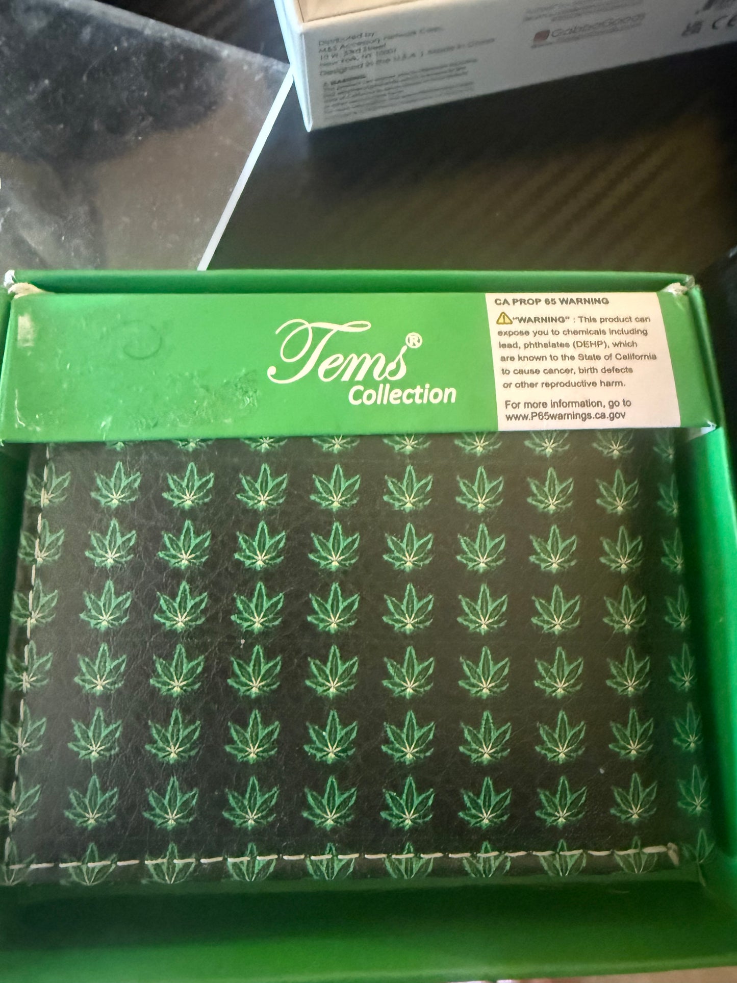 Herbal leaf wallet
